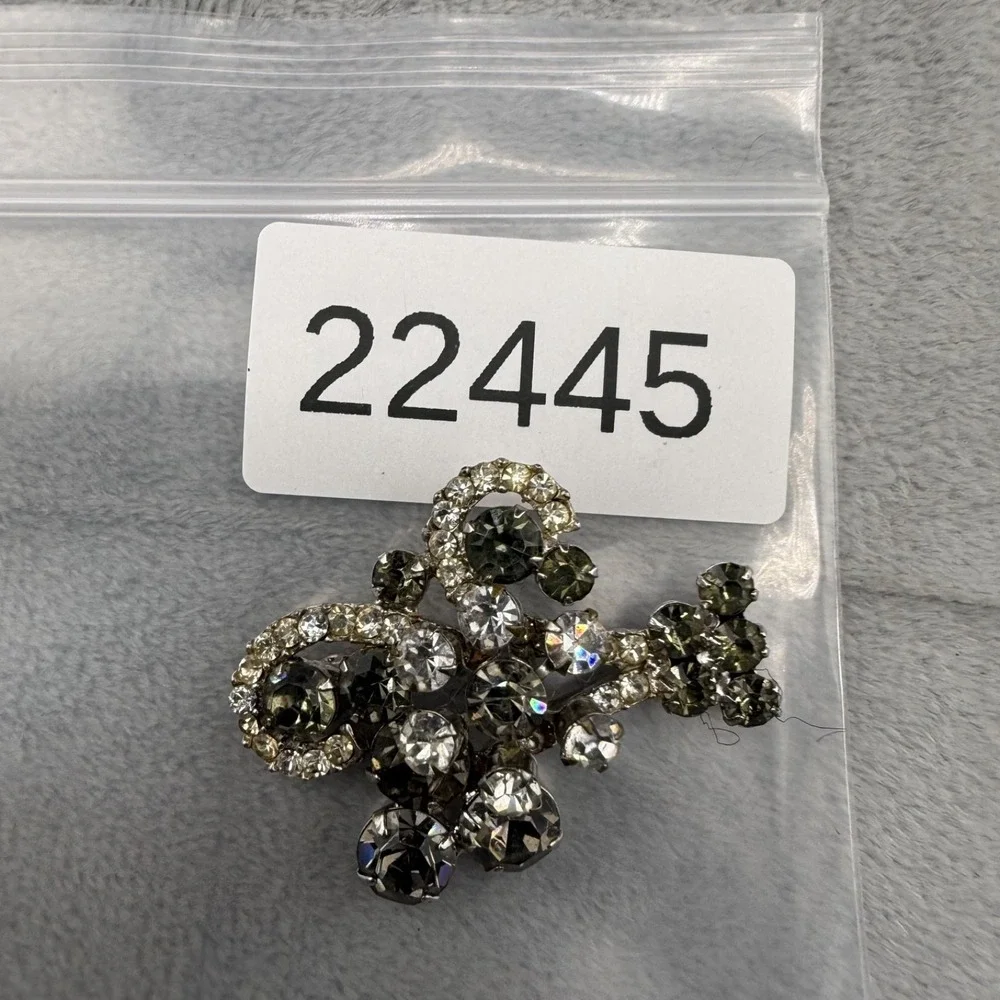 Vintage Juliana Rhinestone Brooch Smokey Silver‎ Tone